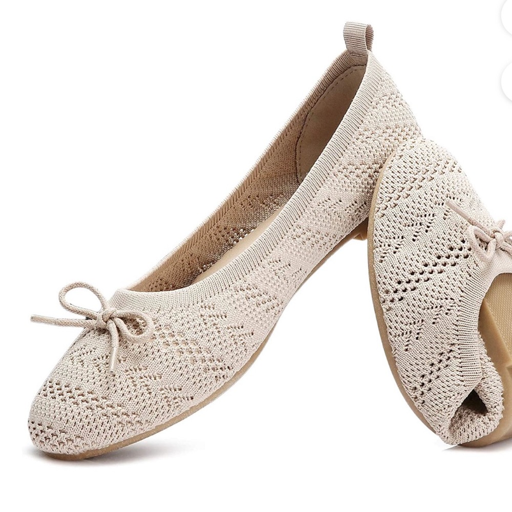 Heawish comfortable beige crochet  mesh ballet flats size 6